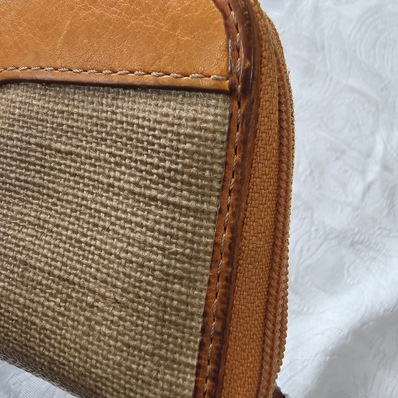 Fossil Key-Per Retro Wallet - AS IS / Rough Condition - Picture 6 of 7